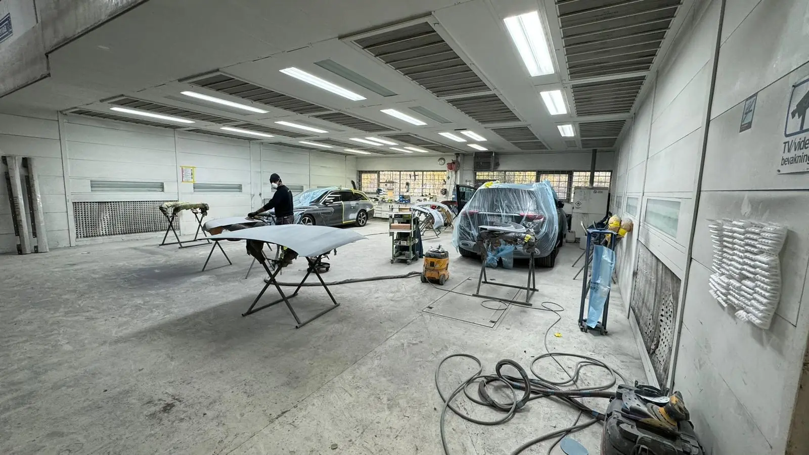 Verkstadshallen hos EA Motor på Jättevägen 4