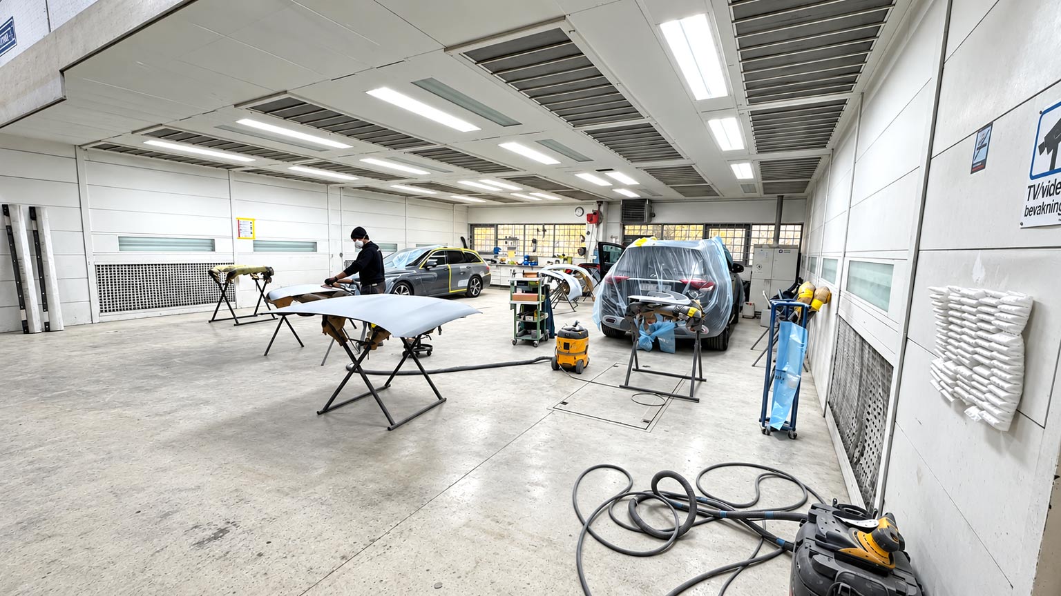 Verkstadshallen hos EA Motor på Jättevägen 4